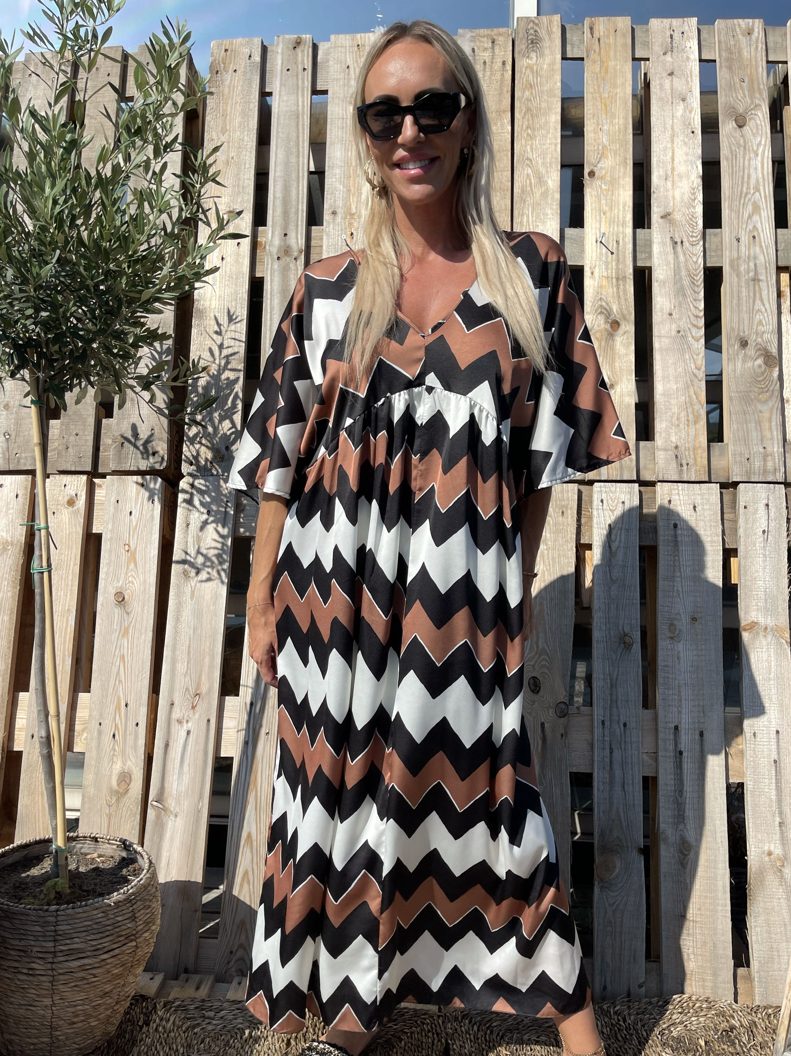 Johanna - Fin kjole med zigzag mønster